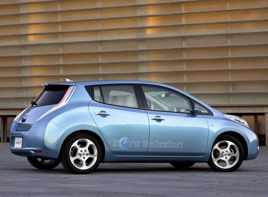  Nissan Leaf 2010 года  (JP) (фото 7 из 11)